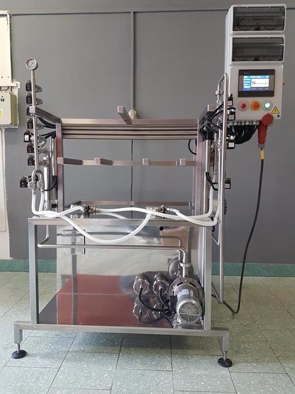 Automatic keg washer